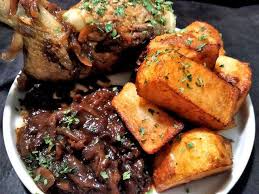 Vous cherchez des recettes pour en cocotte ? Recettes De Cailles Et Oignons
