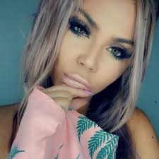 Email Address of @alyssavavavoom Instagram Influencer Profile