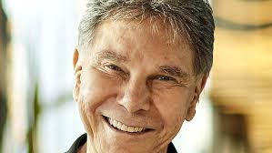 Robert Cialdini Goes Undercover To Learn The Secrets Of Persuasion