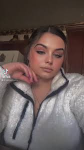 Hannahfox (@hannahfox.34)’s videos with original sound