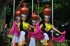 Budaya sunda adalah salah satu kebudayaan tertua di indonesia. Pin Di Tarian Indonesia