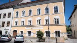 Damals war im erdgeschoss eine kneipe, in der sich hitlers vater alois regelmäßig betrank. Braunau In Hitlers Geburtshaus Zieht Die Polizei Ein