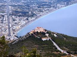 Το λουτράκι κορινθίας και είναι μια ονομαστή λουτρόπολη που συγκεντρώνει πλήθος επισκεπτών, μιας και βρίσκεται κοντά στην αθήνα. Monastery Loutraki Korinthia Greece Mapio Net