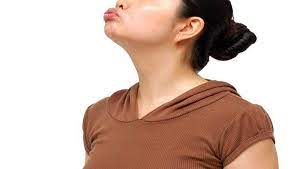 Oleh karena itu kalian bisa menghilangkannya dengan menurunkan berat badan. 8 Cara Hilangkan Double Chin Dengan Senaman Mudah Berkesan