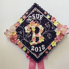I've noticed a trend lately of decorating graduation caps. 40 Awesome Graduation Cap Decoration Ideas For Creative Juice