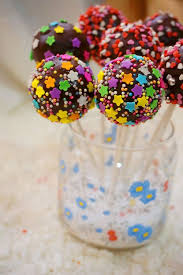 How to make white chocolate cakesicles using a silicone popsicle mold. Cake Pops Recipe Using A Silicone Cake Pop Mould Cake Pop Recipe Cake Pop Molds Cake