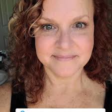 💚💚💚Aloe there, beautiful! Linda Kaminski, the co-founder of L'BRI Pure  n' Natural, will be our special guest for this special live-stream event!  Watch "Love Your Skin at Any Age"