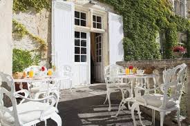 The chateau de lalande is a traditional hotel in elegant surroundings, 12 km from périgueux. Chateau De La Cote Hotel Brantome Dordogne Perigord Com
