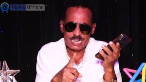 PRANK|| MACAANI WAXA LACAG KUSO QADATAY INAAD ICEYSO.....