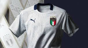 Scopri tutto sulla formazione attuale della squadra e sui suoi giocatori chiave su scores24.live! Nazionale La Nuova Maglia Dell Italia Dedicata Alla New Generation