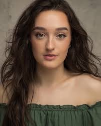 Lizzie Emery (@lizzieeemery) • Instagram photos and videos