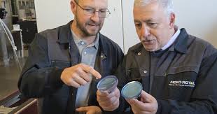 Photo Goetzenbruck. Verres de lunettes : l'entreprise Mont Royal combine ...