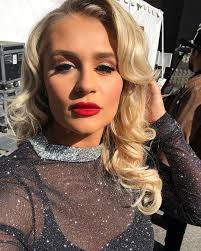 BEST BIRTHDAY GIFT EVER. @kellyclarkson Thank you So Much for using your  save