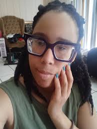 Cosplaying with glasses: wear, match, or remove?