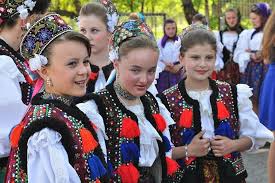 Romanian , the romanian language, or românește, lit. Romanian Folk Traditional Clothing Part 2 Folk Clothing Traditional Outfits Romanian Girls