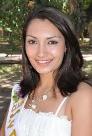 Diez jóvenes sueñan con la corona de Santa Rosa. Votá por tu preferida