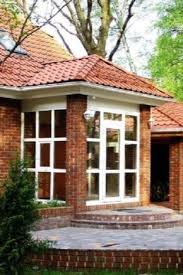 El porche de 10m2 tiene unas dimensiones de 4 x 2,5 m. Porche Cerrado Para Una Casa Privada 37 Fotos Proyectos De Diseno Para La Entrada De Una Terraza De Una Casa De Campo Con Acristalamiento Porche Acristalado
