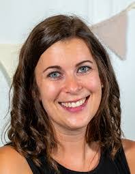 Barbara Nill's Instagram, Twitter & Facebook