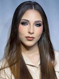 Así comenzó Katherine coronado Makeup Studio En la sala de mi casa con el  apoyo de mi familia me dieron la oportunidad de dictar mis cursos sin saber  lo que pasaría después..