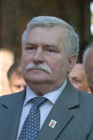 Wiecie dobrze, że mam dwie profesury, ponad 100 doktoratów, medali 50 razy chyba więcej, jak leonid breżniew. Lech Walesa Wybitnypolak Pl