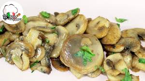 300 grammi di funghi champignon; Funghi Champignon Trifolati Facili In Padella Foodvlogger Youtube