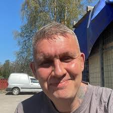 Dennis Rahm's Instagram, Twitter & Facebook