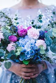 Beliebte Hochzeitsblumen Fur Brautstrauss Und Deko Wann Bluht Was Hochzeitsblumen Blumenstrauss Hochzeit Brautstrauss