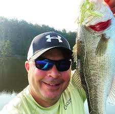 Had a client want his favorite spinnerbait done in 2 of these prints both  with different color backgrounds. Thanks for lookin'