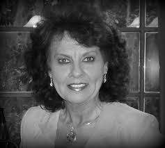 Forever Make Believe : Holton, Mary Sue: Amazon.in: किताबें