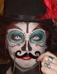 Dina Hays's Instagram, Twitter & Facebook