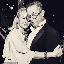 But its plans to be the netflix of cinemas seemed to be a pipe dream. Hailey Bieber Suits Up In Green Blazer For Lunch With Father Stephen Baldwin In Beverly Hills Daily Mail Online