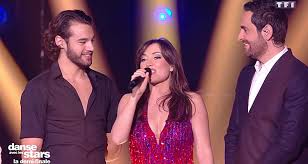 A l'occasion du lancement de la dixième saison de danse avec les stars, camille combal s'est amusé à interpréter le rôle d'un chef d'entreprise vu dans une célèbre publicité durant tout l'été. Danse Avec Les Stars 2019 Elsa Esnoult Eliminee Camille Combal Respire Un Peu En Audience Toutelatele