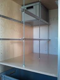 Schrank Mit Schienen 3 Large Jpg Kastenwagen In Wohnmobil Umbau Schrank Bauen Wohnwagen Aufbewahrung