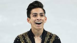 Donovan Carrillo brilla con este traje en Juegos Olímpicos de Invierno 2022 