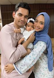 Seiring berjalannya waktu, kita sudah mengetahui lebih banyak hal. Doktor Izzar Terang Kenapa Tak Boleh Banding Anak Yang Lambat Merangkak Mingguan Wanita