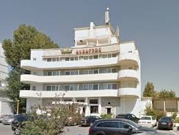 Hotel albatros 3 stele este amplasat in apropiere de zona cazino, in vecinatatea hotelului condor, la cativa pasi de plaja. Hotel Albatros Mamaia