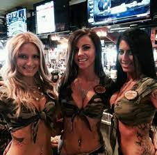 Twin Peaks Girls Concord Twin Peaks Girls Beer Girl Best Friend Gifs
