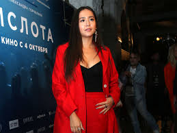 Manizha feat everthe8 — akkulista (2021). Seksualnaya Orientaciya Ne Pomozhet Manizhe Ekspress Gazeta
