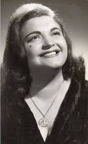 Piensa en mí» es una canción escrita en 1935 por el compositor mexicano  Agustín Lara y su hermana María Teresa Lara.