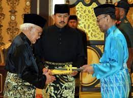 Melantik yang di pertua negeri. Sp 8 1 1 Sp 8 1 3 Sejarah Tahun 5