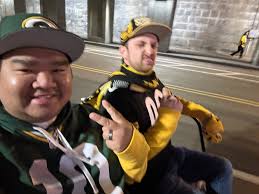 Green Bay Packers fan teasing Chicago Bears