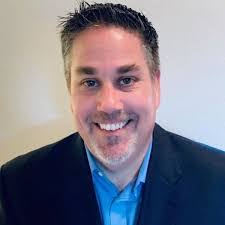 Derek Paquette's Instagram, Twitter & Facebook