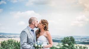 Langes abendkleid ballkleid hochzeitskleid extravagante kleider kleider mode eleganz stil hochzeit fotografieren brautkleid vintage blumenstrauß hochzeit. Hochzeitshooting Am 07 07 17 Svenja Eder Photography Familien Und Hochzeitsfotografie