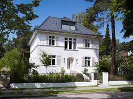 Alles frisch und schön wie früher. Ahrenshooper Zeile Axthelm Rolvien Fassade Haus Altbau Villa Geschafts Und Buroarchitektur