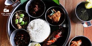The ice lemon tea was not completely filled in the bottle. Customize Your Nasi Lemak At The Nasi Lemak Factory Loopme Malaysia