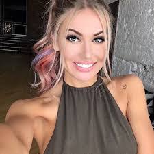 Jenny Brooks's Instagram, Twitter & Facebook