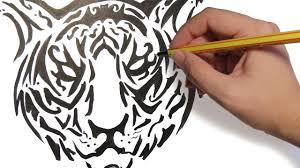Como Dibujar Un Tigre Tribal Paso A Paso Facil A Lapiz Sencillo Nos encontramos una vez más, desde dibujos a lápiz, para mostrarles como es de costumbre, las mejores ideas, consejos y soluciones para ayudarlos hoy les mostramos una manera muy particular de dibujar, que es el dibujo de figuras tribales. como dibujar un tigre tribal paso a
