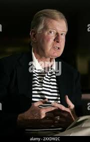 The socalled Fellowship, high profile politicians devoting themselves to  Jesus Christ, gathers at the Fellowship property "The Cedars" in Arlington,  Virginia. Kan være Acting Sec. of the Army, Lester Brownlee, men jeg