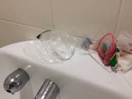 X 上的 中丼：「なんでカラオケのトイレに コンドーム落ちてんだよ.... 縛ってあるし... これはもしかして.... @kai___jpg  https://t.co/UL8gqUUS27」 / X