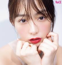 宇垣美里 秋新色 ベルベット赤リップで白肌感max 目元と頰の品格バランス dior three etc 鬼木朋子 ビューティニュース voce ヴォーチェ 美容雑誌 voce 公式サイト 赤リップ 宇垣美里 目元